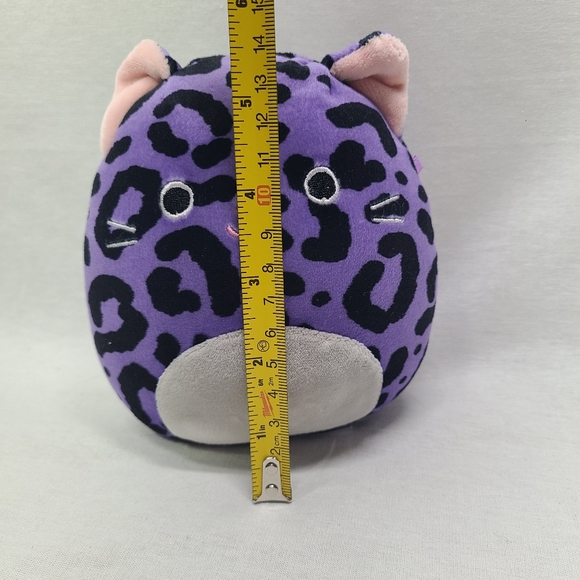 Squishmallow Elida The Leopard Purple Cat 5 in Claire’s Exclusive - Picture 4 of 4